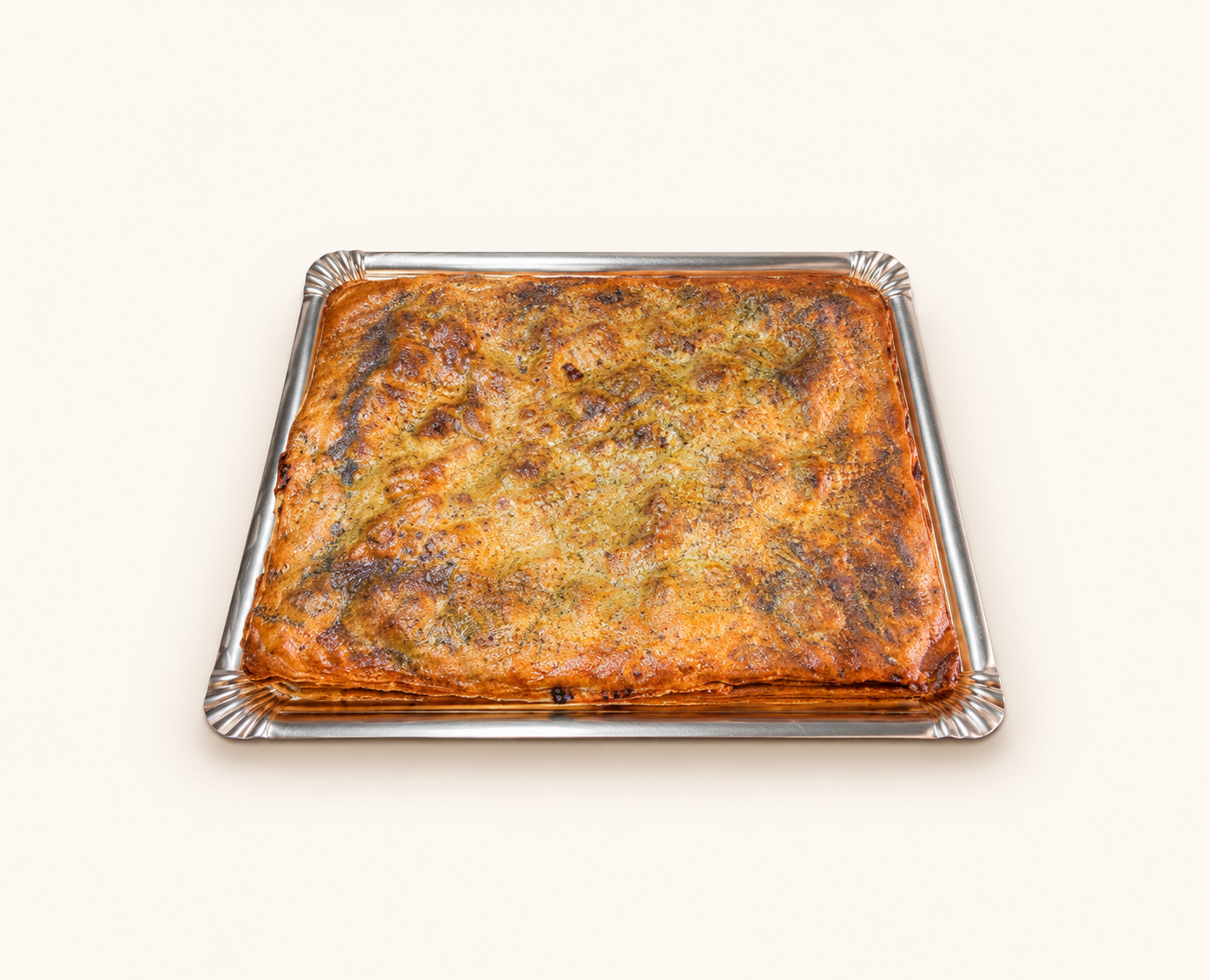 Empanada de morcilla, fondo crema claro