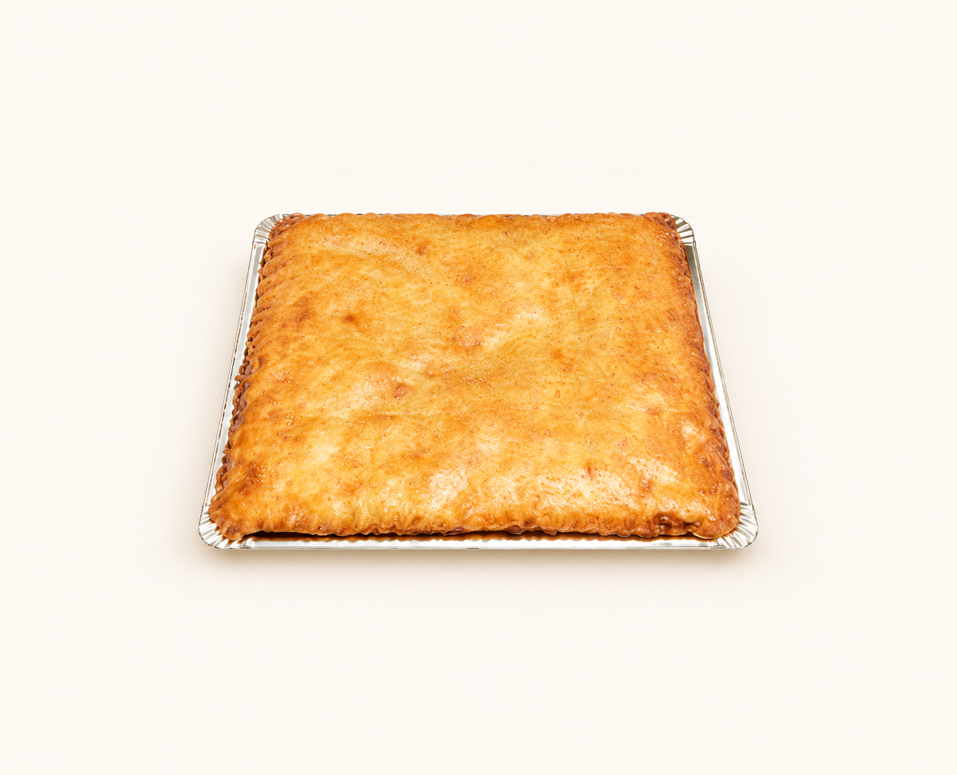Empanada de pisto, fondo crema claro