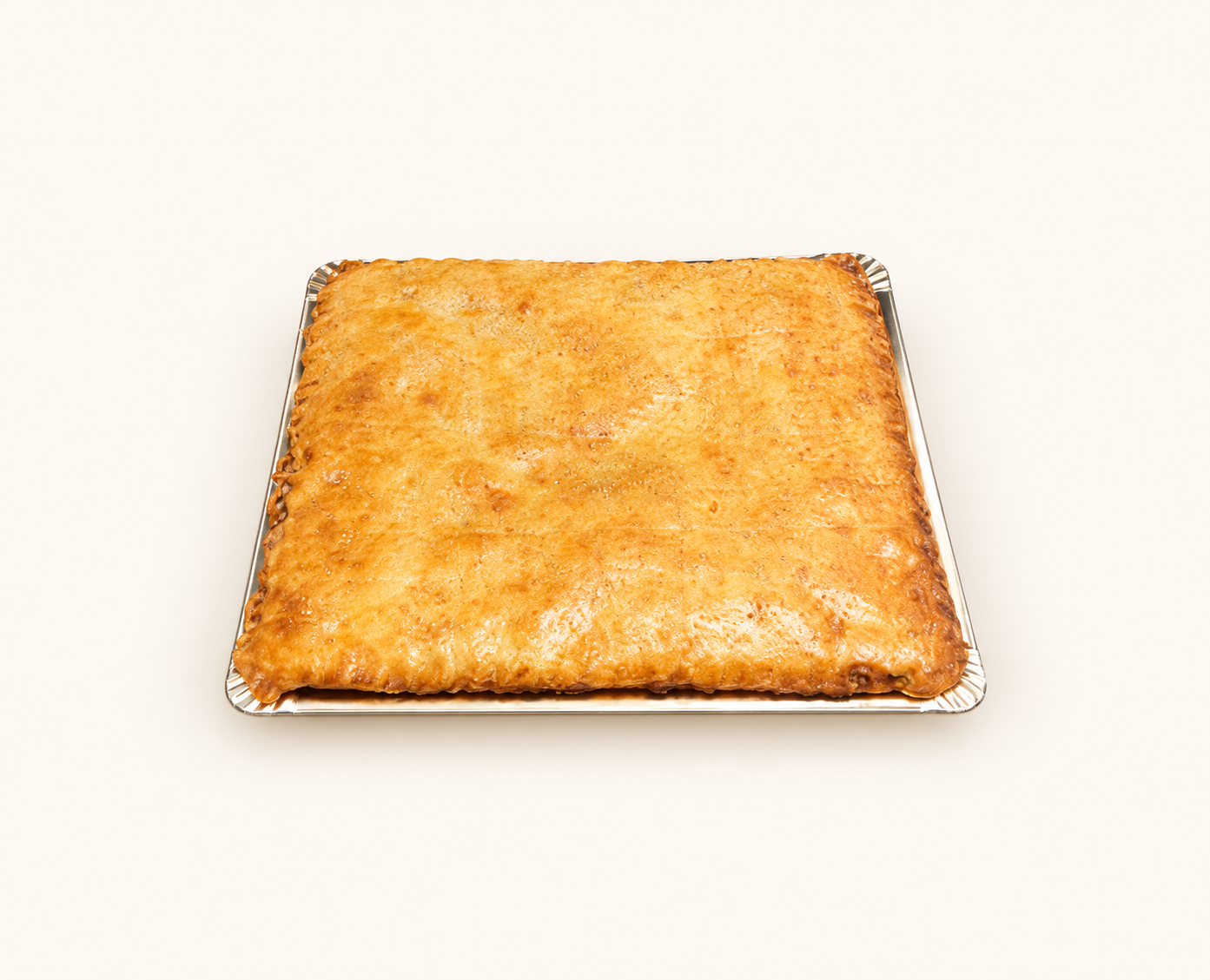 Empanada de pollo, fondo crema claro