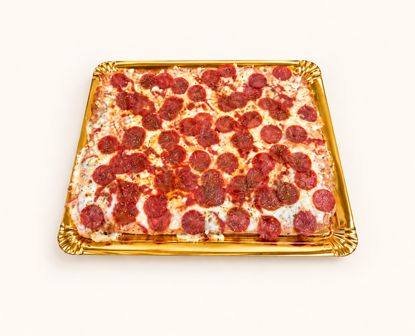 Peperoni, pizza con fondo crema claro