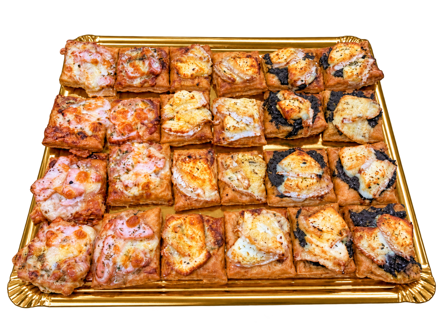 Hojaldritos de 4 quesos, bechamel pollo y espinacas.